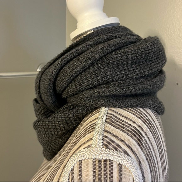 J Crew Womens Gray Chunky Knit Rectangular Comfy Cozy Warm Infinity Scarf - Picture 2 of 9